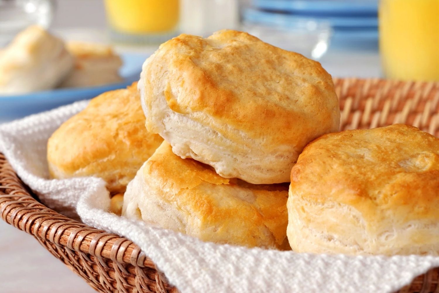 air-fryer-buttermilk-biscuits-recipe