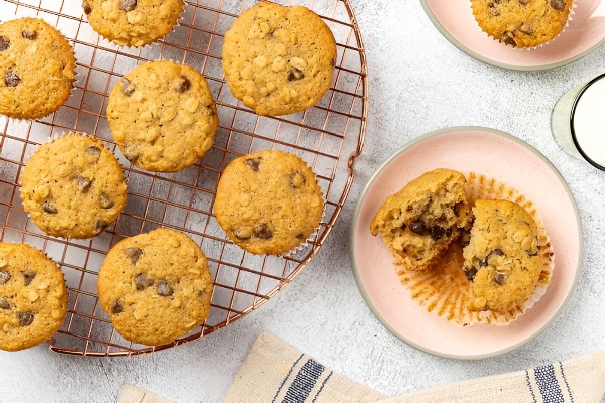 oatmeal-chocolate-chip-muffins-recipe