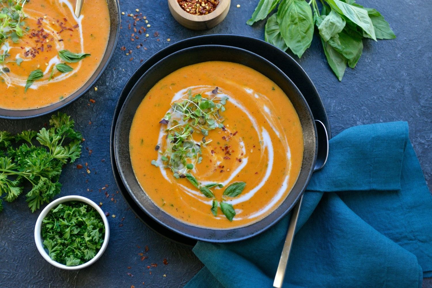vegan-roasted-red-pepper-and-carrot-soup-recipe