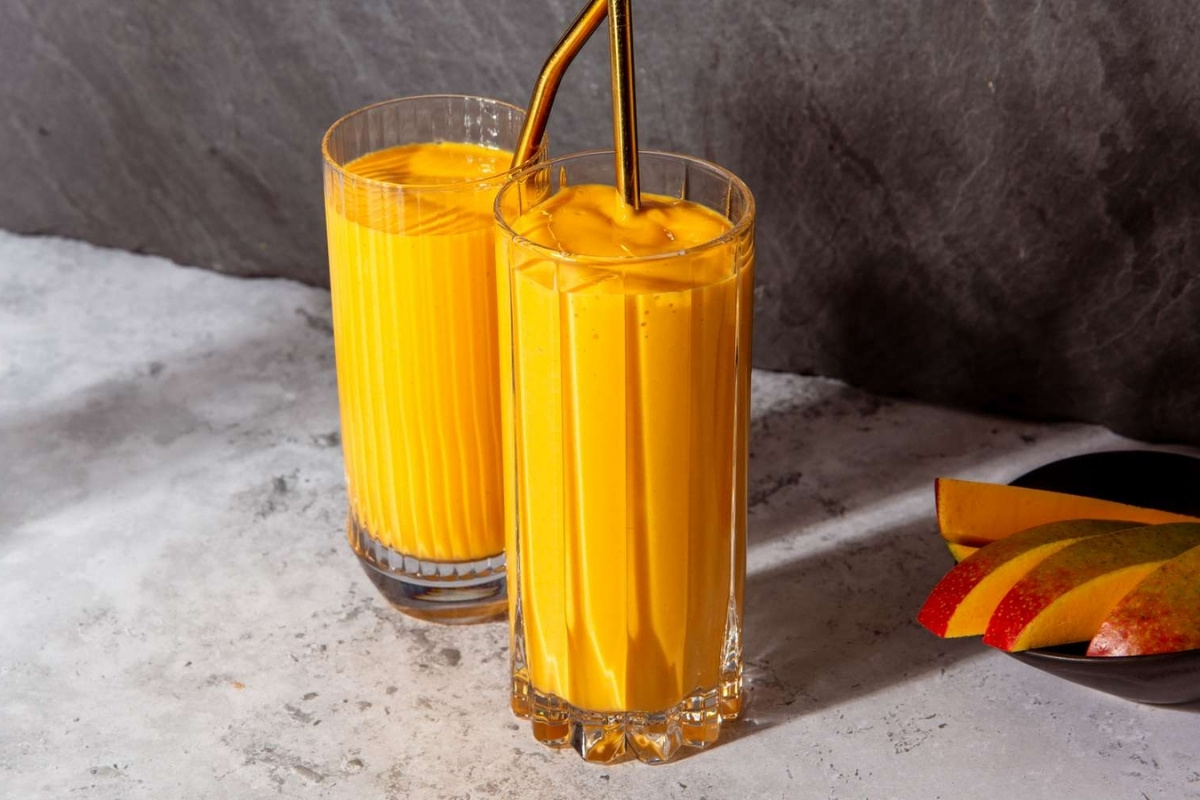 restaurant-style-mango-lassi-recipe